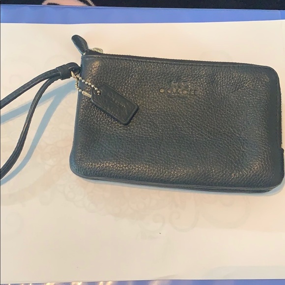 Coach Handbags - Coach wristlet